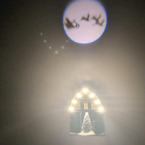 Bath & Body Works Wallflower Plug Christmas Winter Barn Red Projector Nightlight - Picture 2 of 14